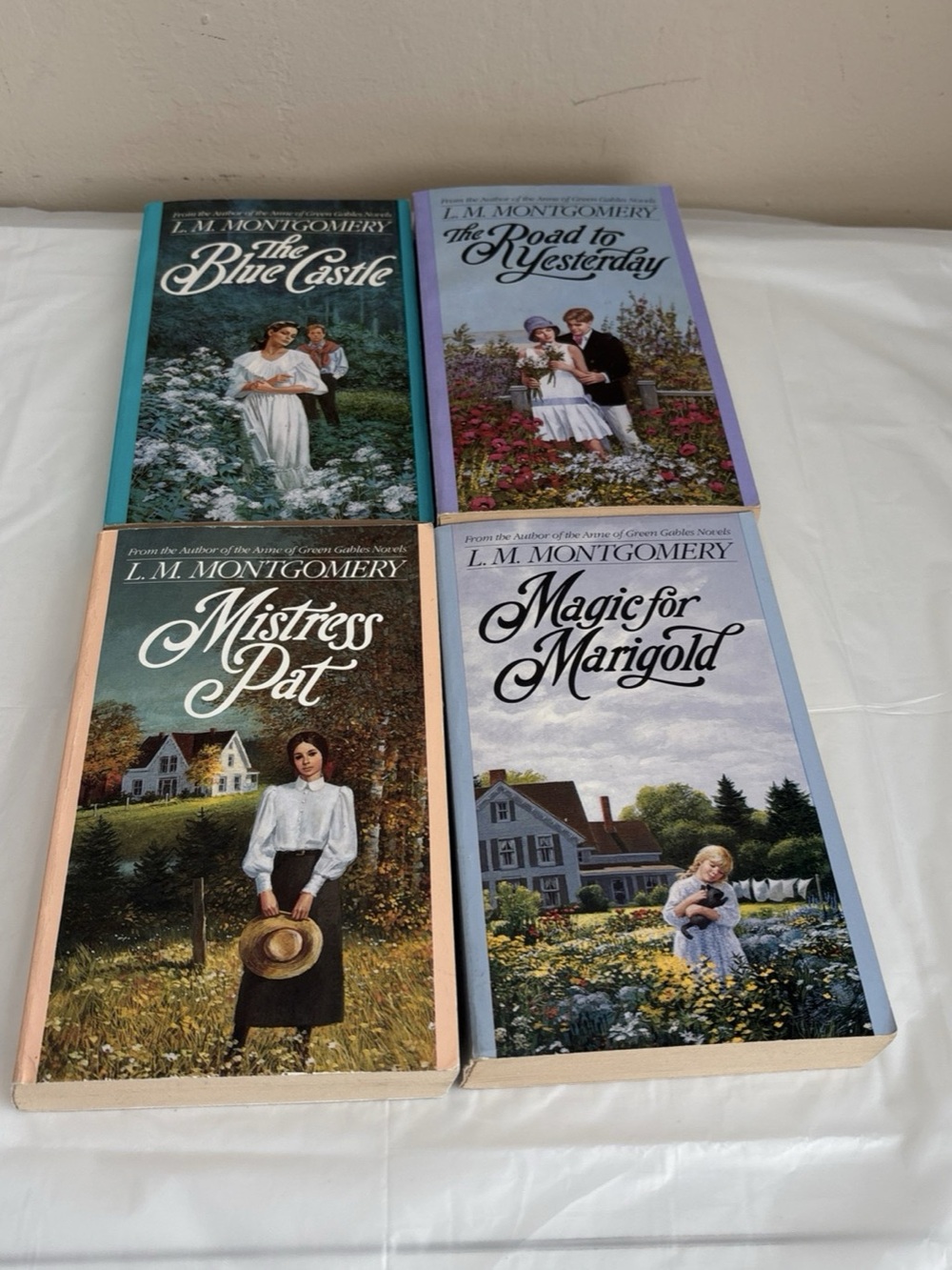 The blue castle/the road to yesterday/Mistress pat/Magic for marigold L M Montgo